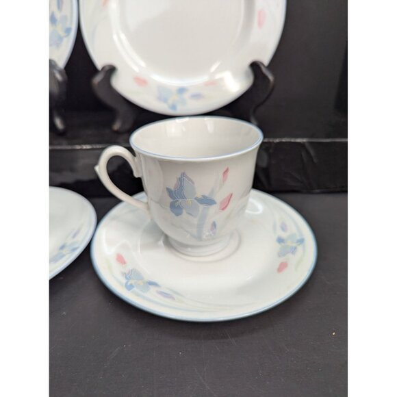 Fresh Flowers by Excel Iris 2 Footed Cups and Saucers with 2 Dessert Plate - Picture 7 of 10